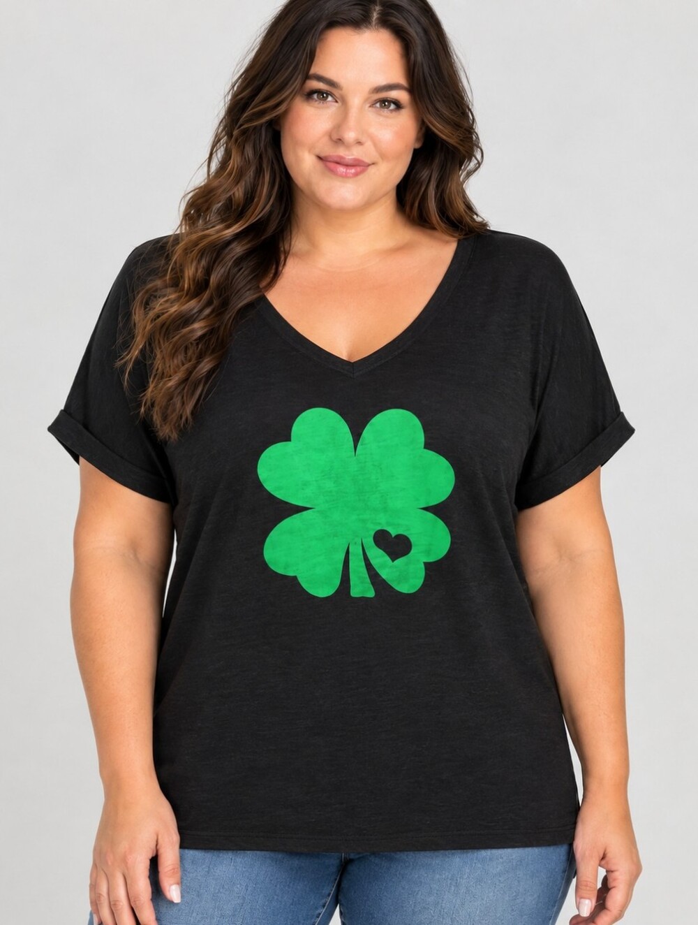 NWT Women’s Black V-Neck Tee with Green Four-Leaf Clover Graphic Size XL